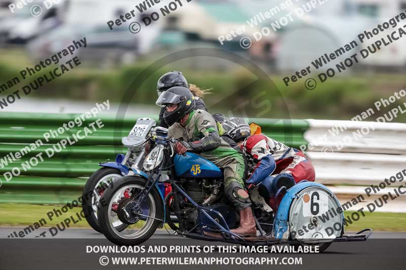 Vintage motorcycle club;eventdigitalimages;mallory park;mallory park trackday photographs;no limits trackdays;peter wileman photography;trackday digital images;trackday photos;vmcc festival 1000 bikes photographs